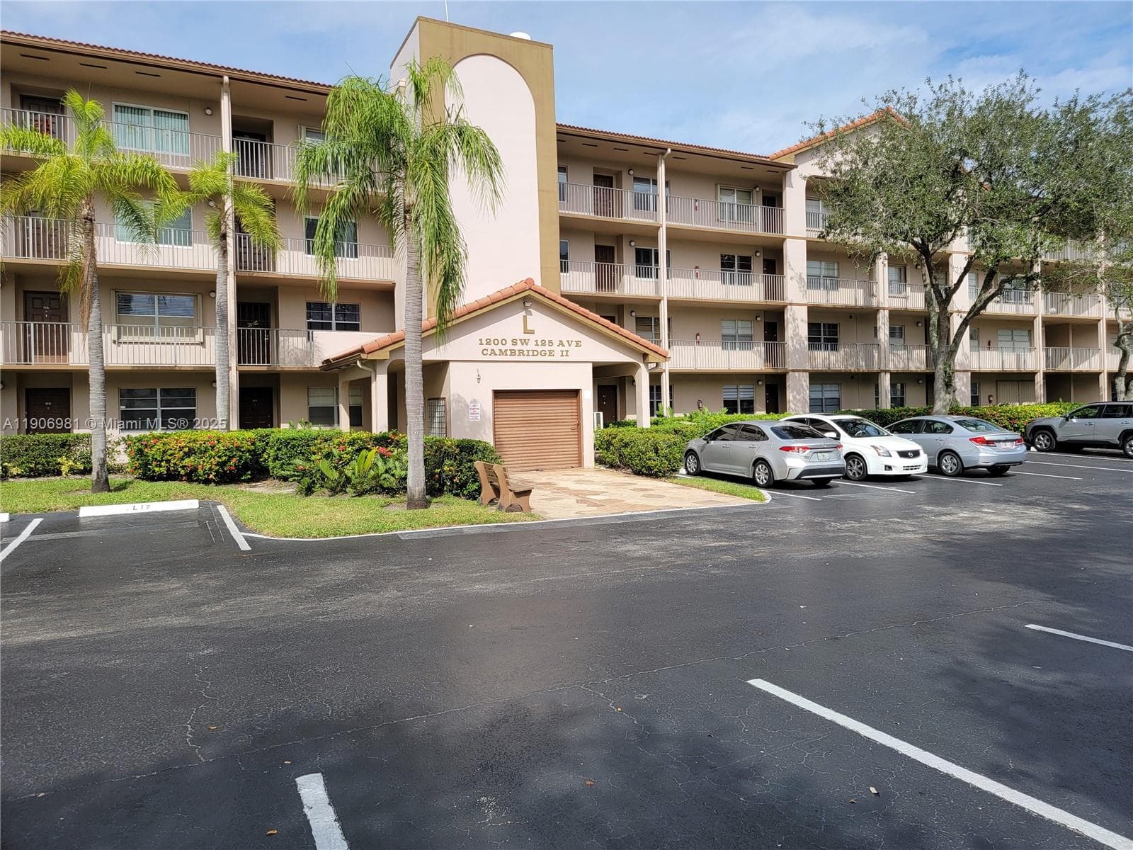 1200 SW 125th Ave # 211L, Pembroke Pines, FL 33027