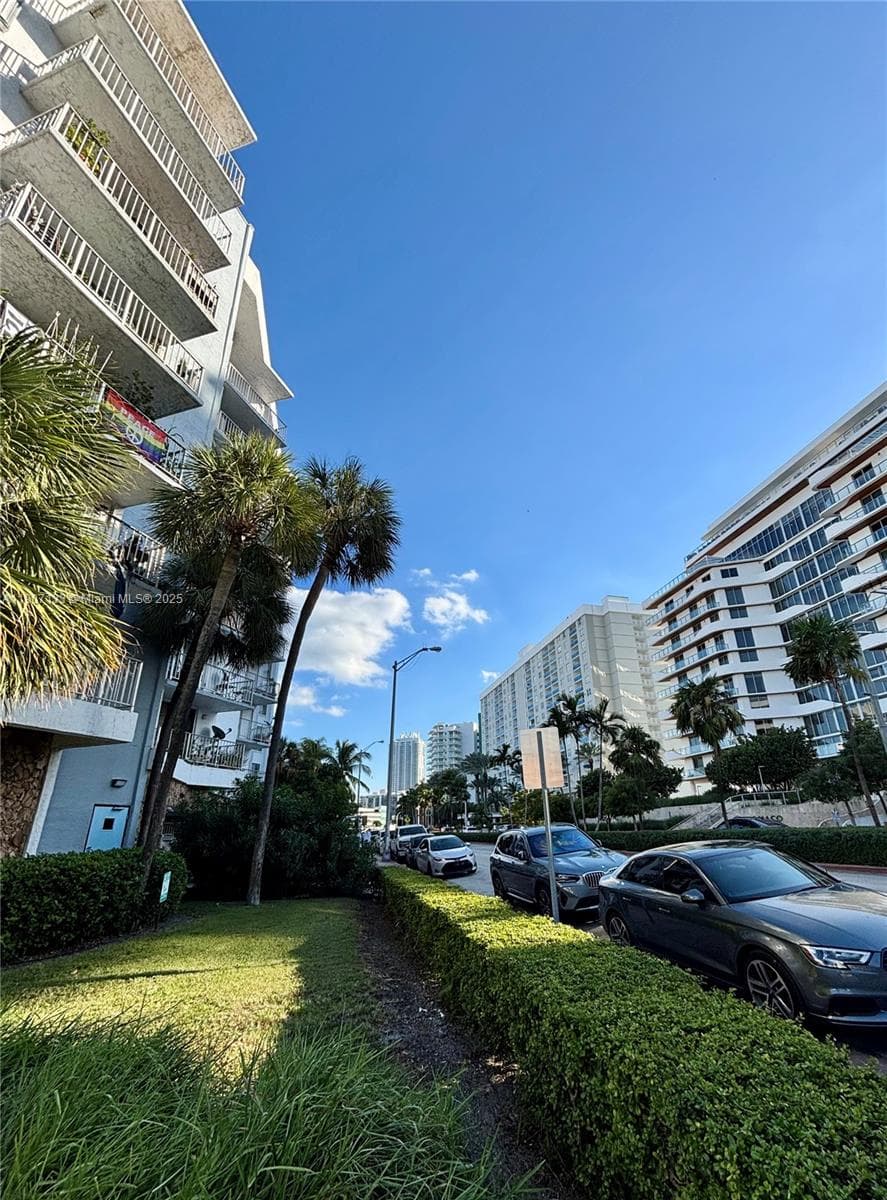 6801 Indian Creek Dr # 402, Miami Beach, FL 33141
