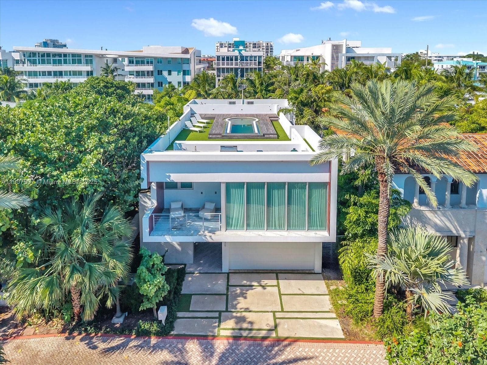 7830 Atlantic Way, Miami Beach, FL 33141 photo 2