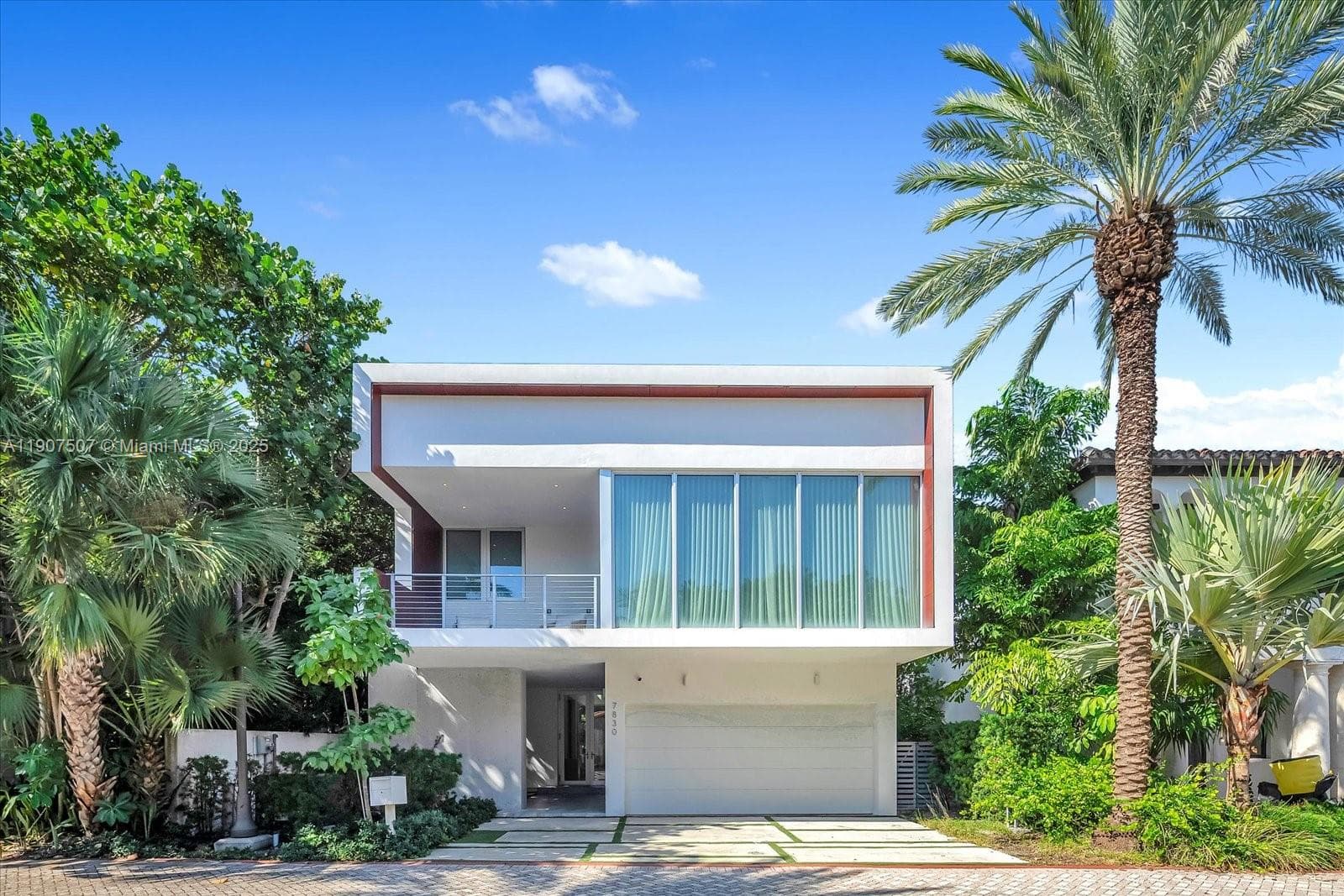 7830 Atlantic Way, Miami Beach, FL 33141 photo 3