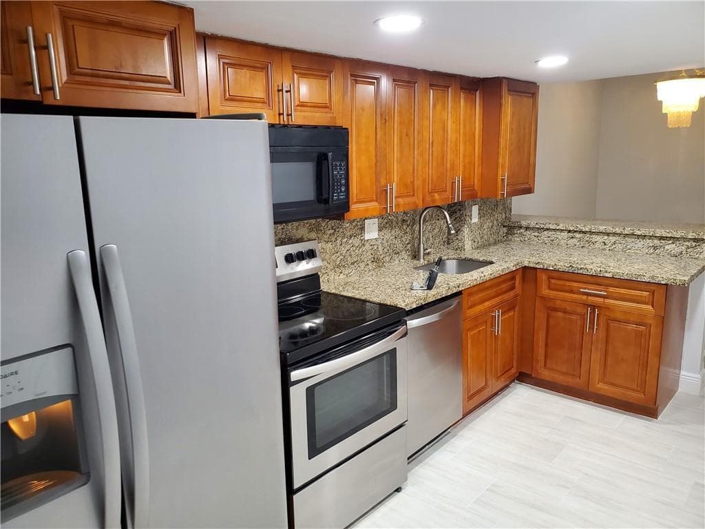2743 NW 47th Terrace # 604, Lauderdale Lakes, FL 33313 photo 4