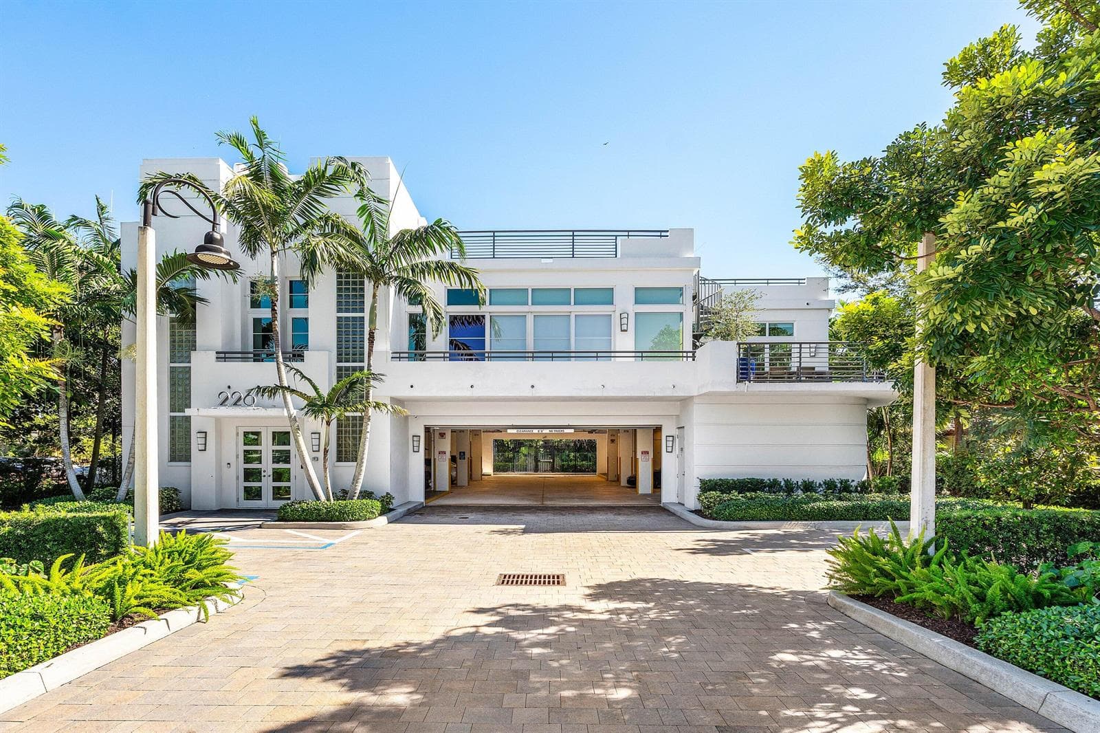 226 Palm Court, Delray Beach, FL 33444 photo 2