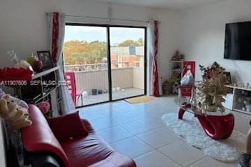 17600 NW 68th Ave # B4002, Hialeah, FL 33015