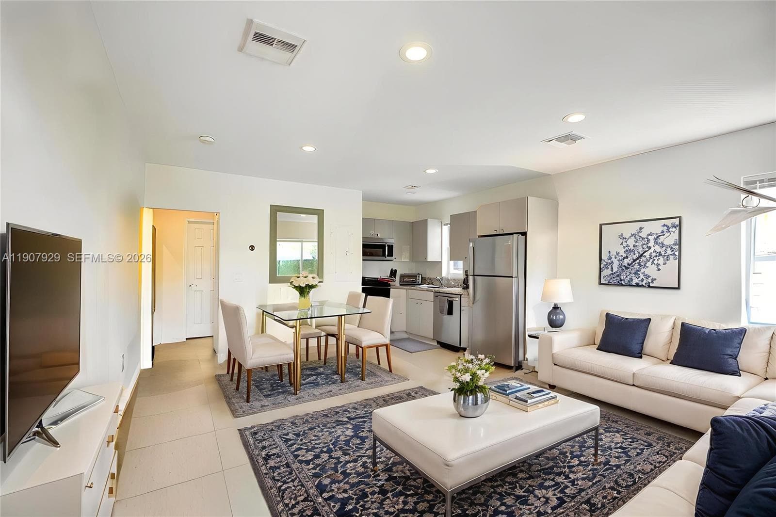 322 Oklahoma St, Hollywood, FL 33019 photo 2
