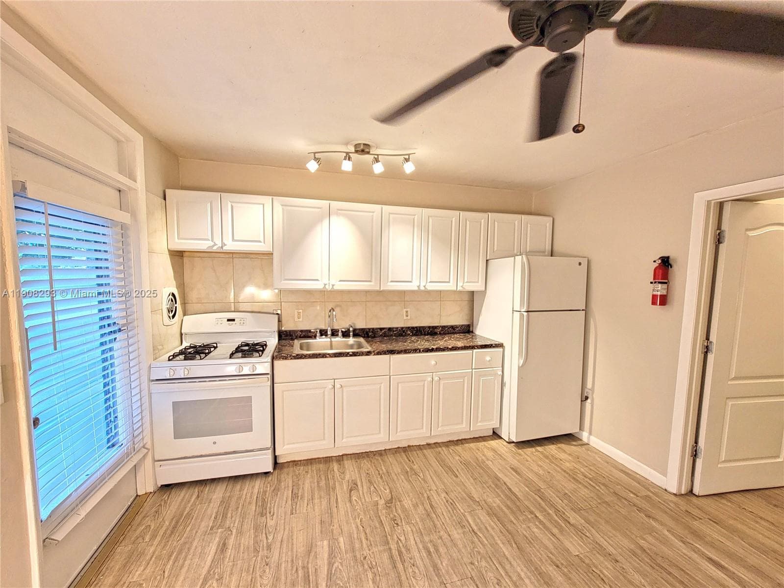 441 Collins Ave # 12A, Miami Beach, FL 33139