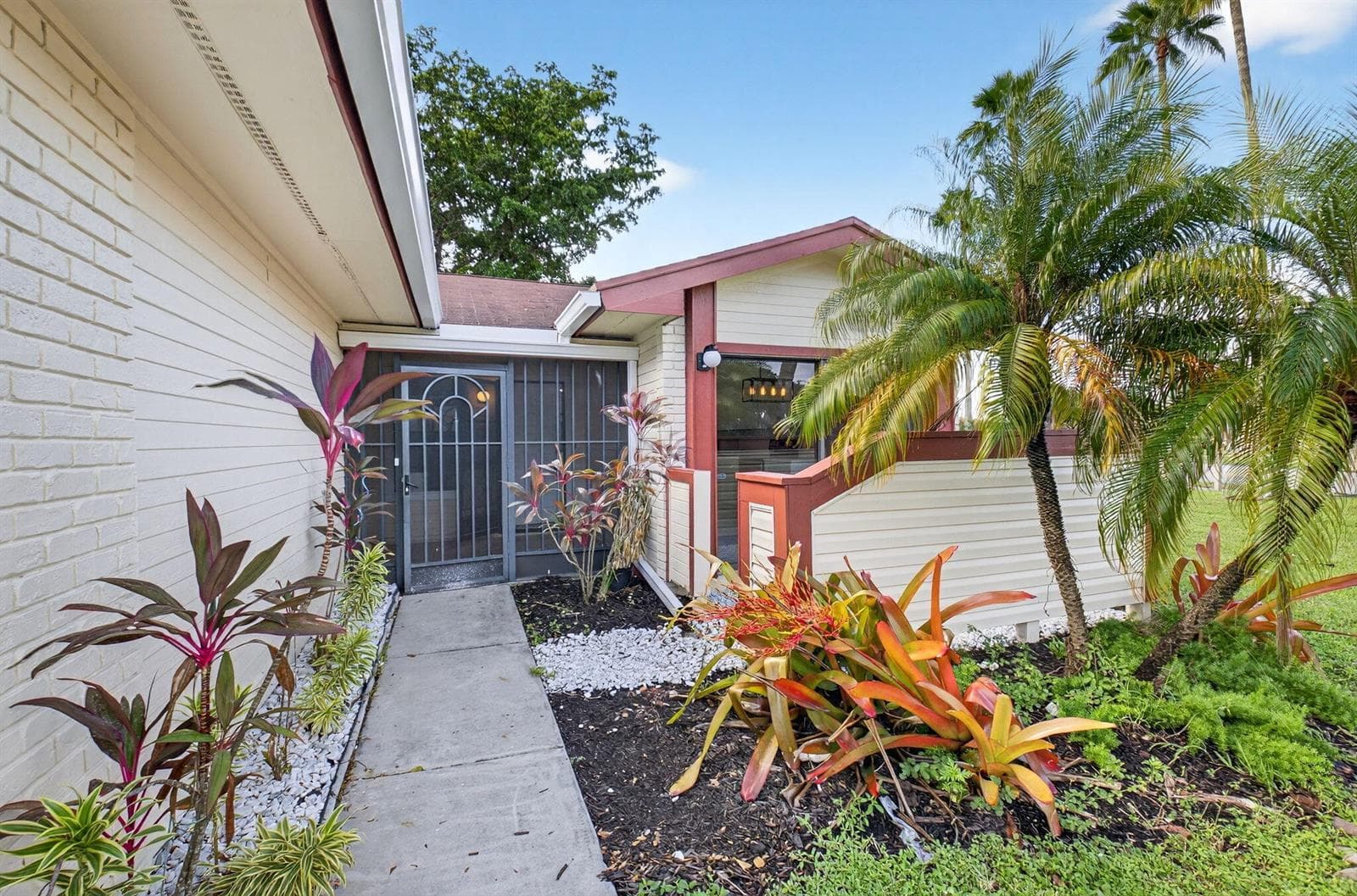 29 FAWLKLAND Circle, Boynton Beach, FL 33426 photo 4