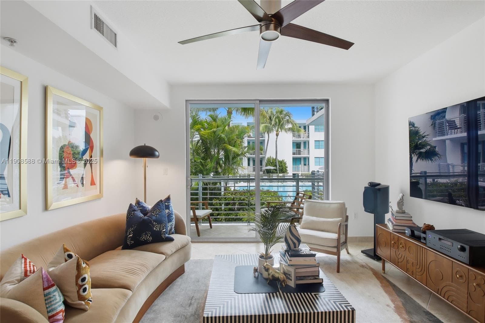 110 Washington Ave # 2420, Miami Beach, FL 33139 photo 2