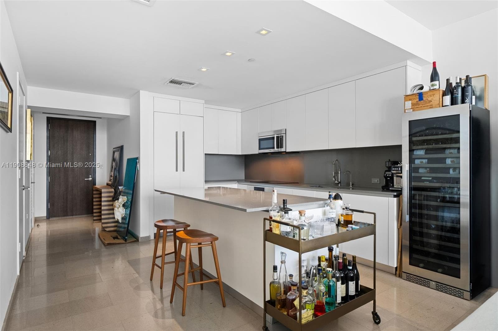 68 SE 6th St # 2505, Miami, FL 33131 photo 3