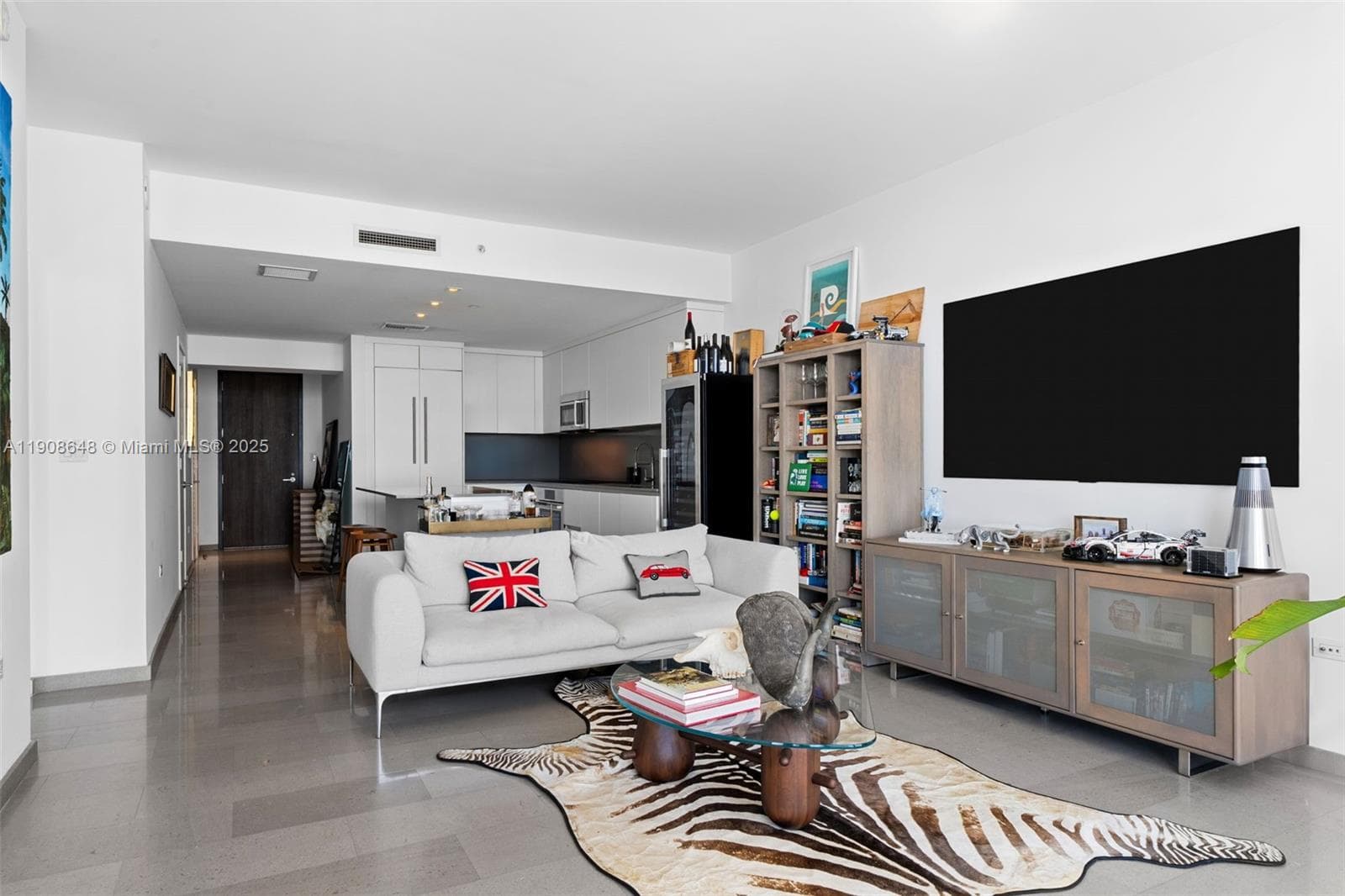 68 SE 6th St # 2505, Miami, FL 33131 photo 5