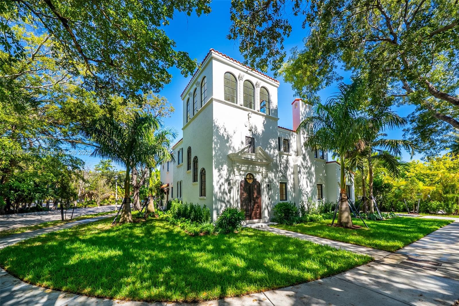 601 NE 56th St, Miami, FL 33137 photo 2