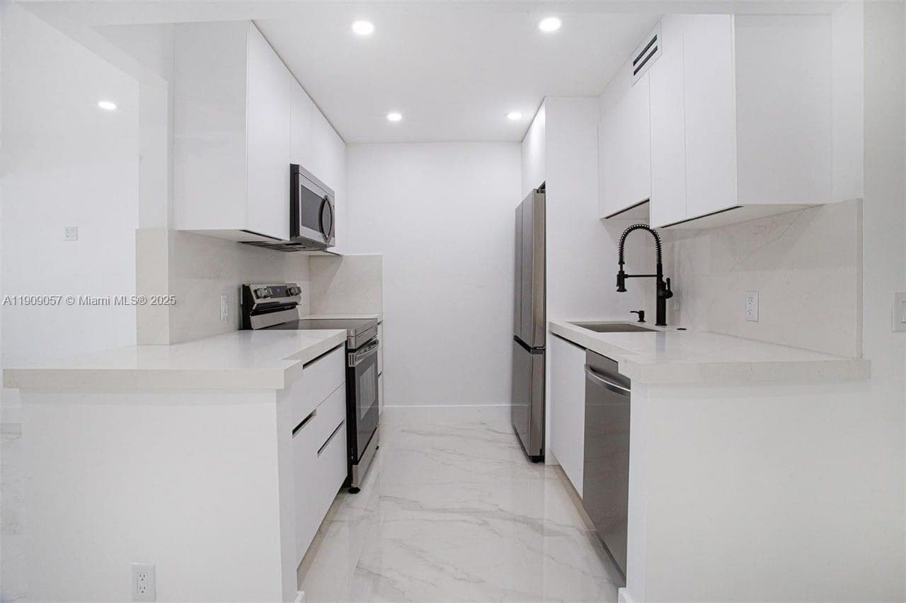 13250 SW 7th Ct # 204L, Pembroke Pines, FL 33027 photo 3