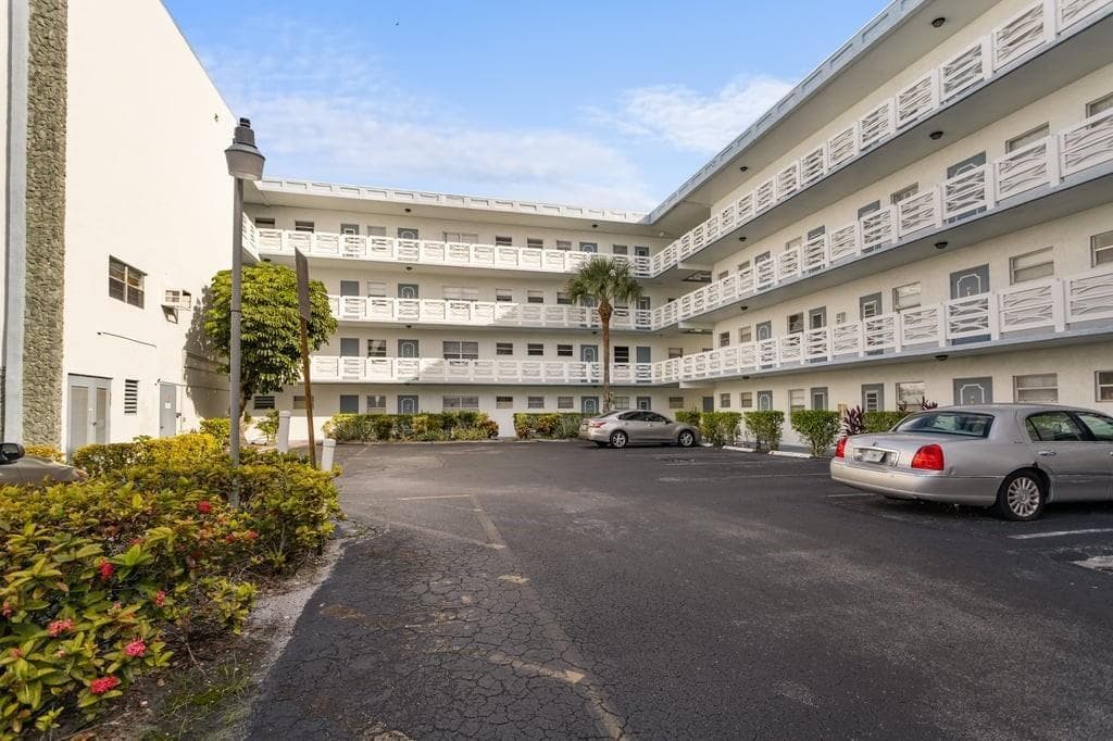 4090 NW 42nd Avenue # 309, Lauderdale Lakes, FL 33319 photo 2