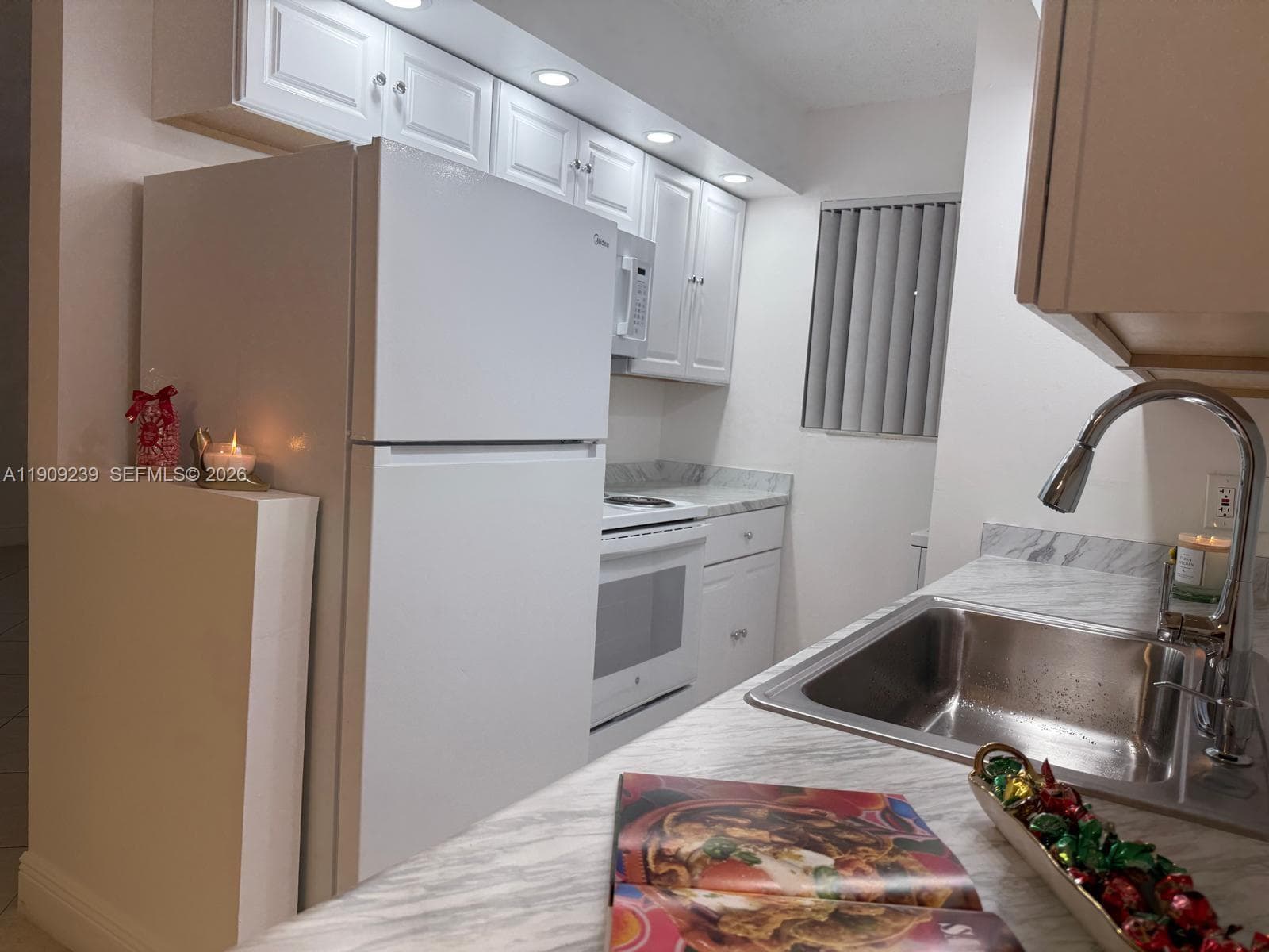523 Trace Cir # 105, Deerfield Beach, FL 33441 photo 4