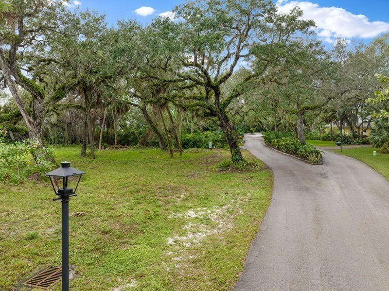2545 Riverview Court, Vero Beach, FL 32963 photo 2