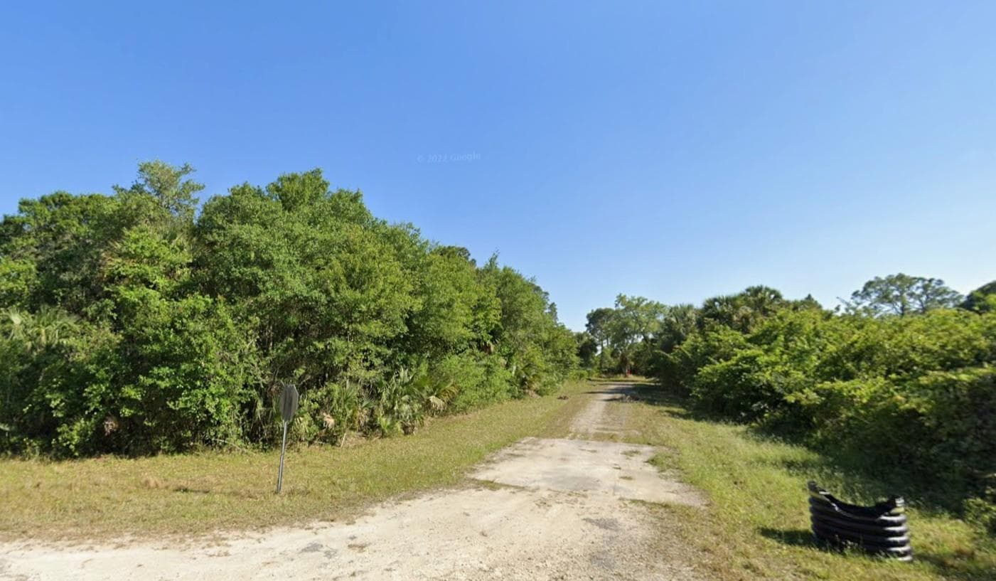 4702 Vera Avenue, Lehigh Acres, FL 33971 photo 2
