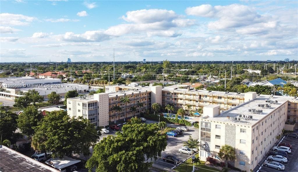 2145 Pierce St # 205, Hollywood, FL 33020