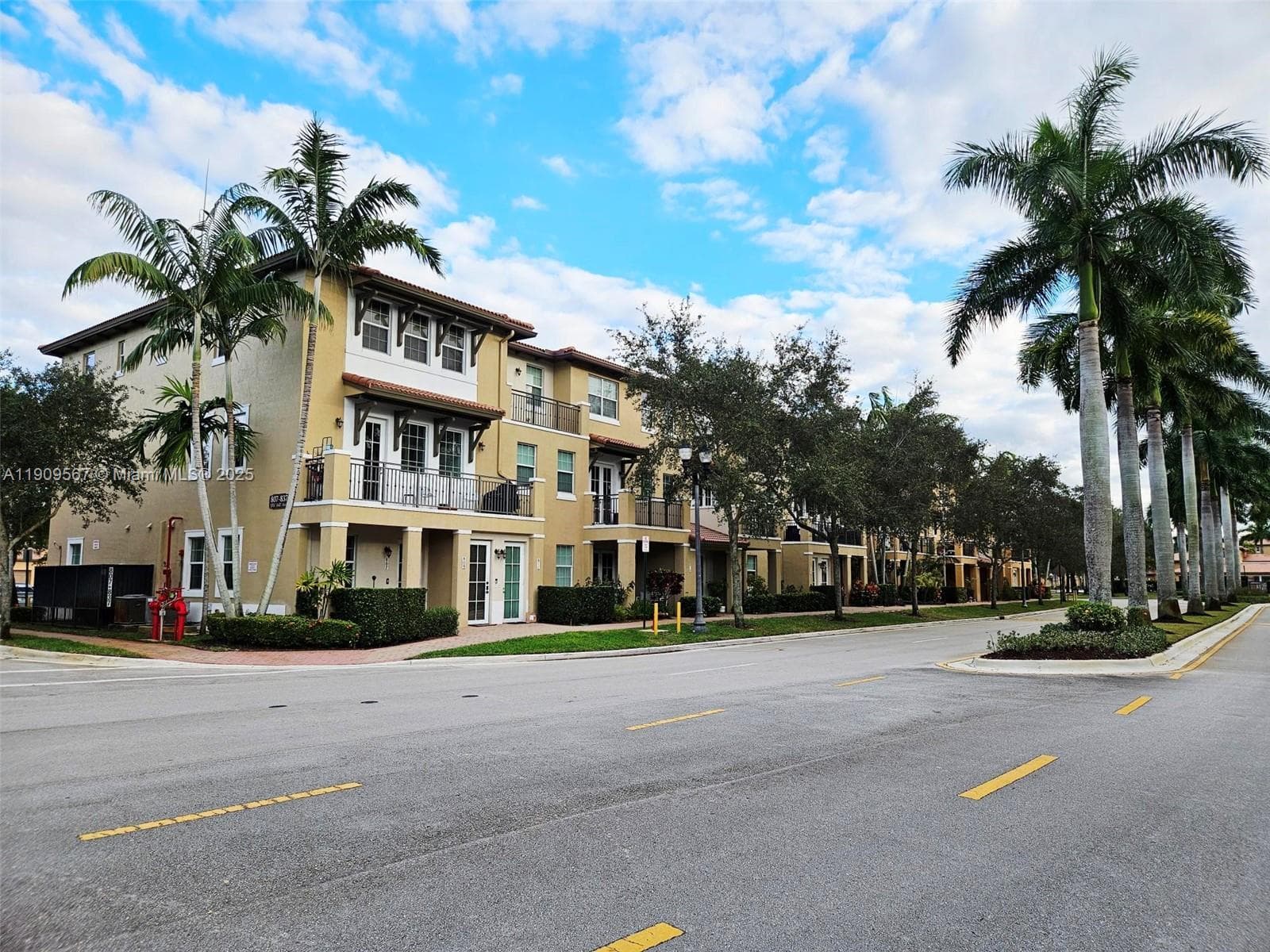 809 SW 147 AVE # 1401, Pembroke Pines, FL 33027 photo 2