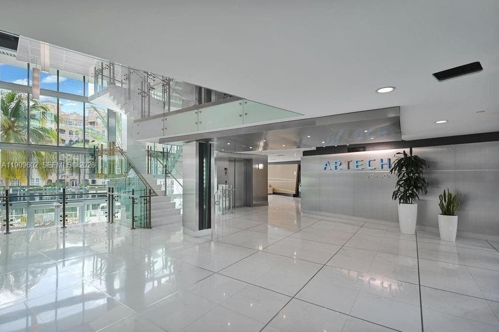 2950 NE 188th St # 501, Aventura, FL 33180 photo 4