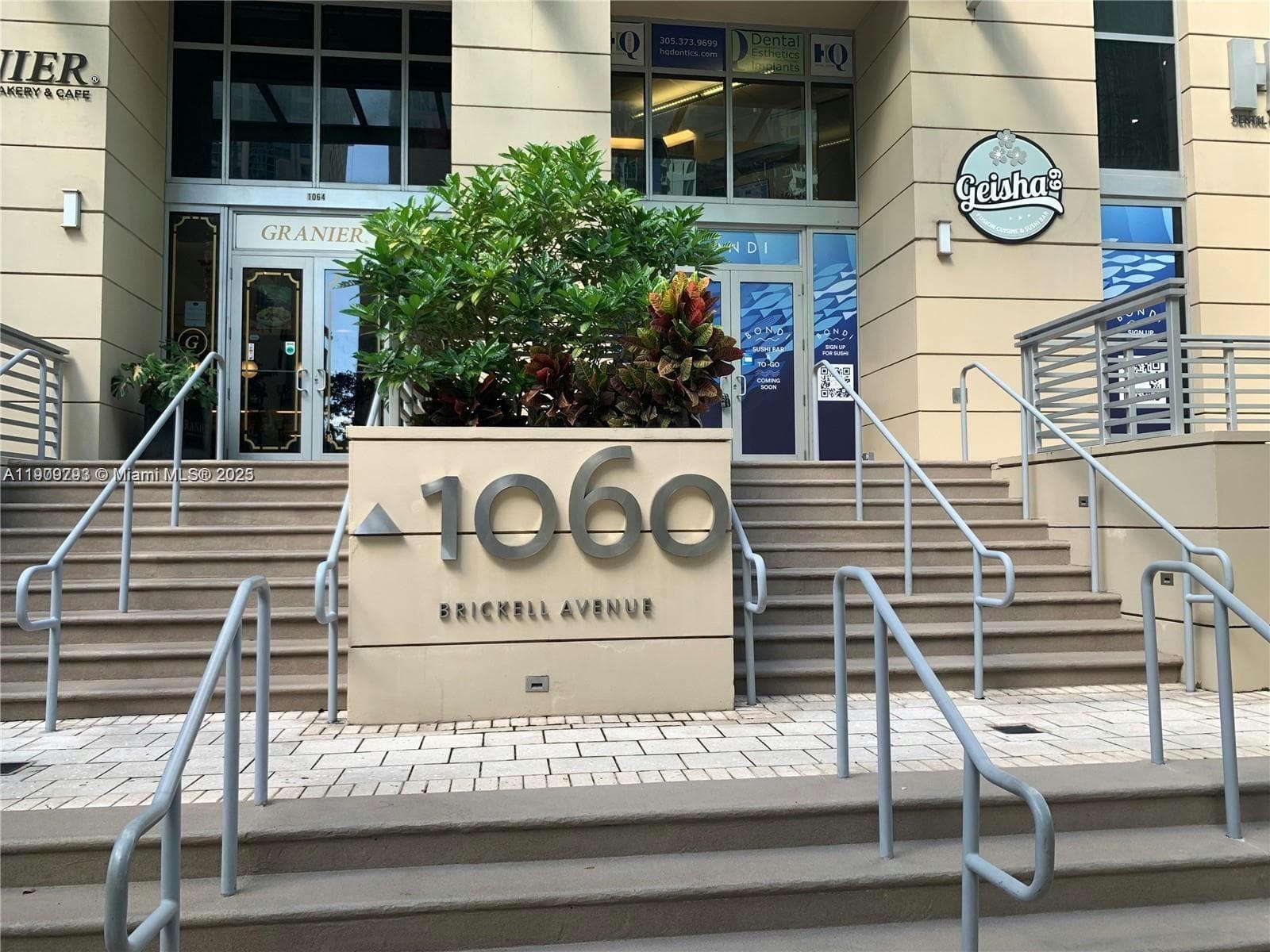 1060 Brickell Ave # 1701, Miami, FL 33131