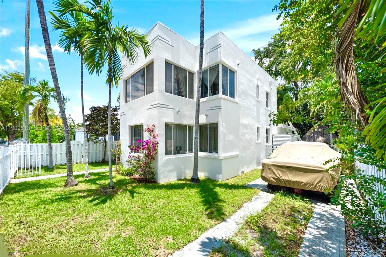 555 NE 70th St, Miami, FL 33138 photo 2