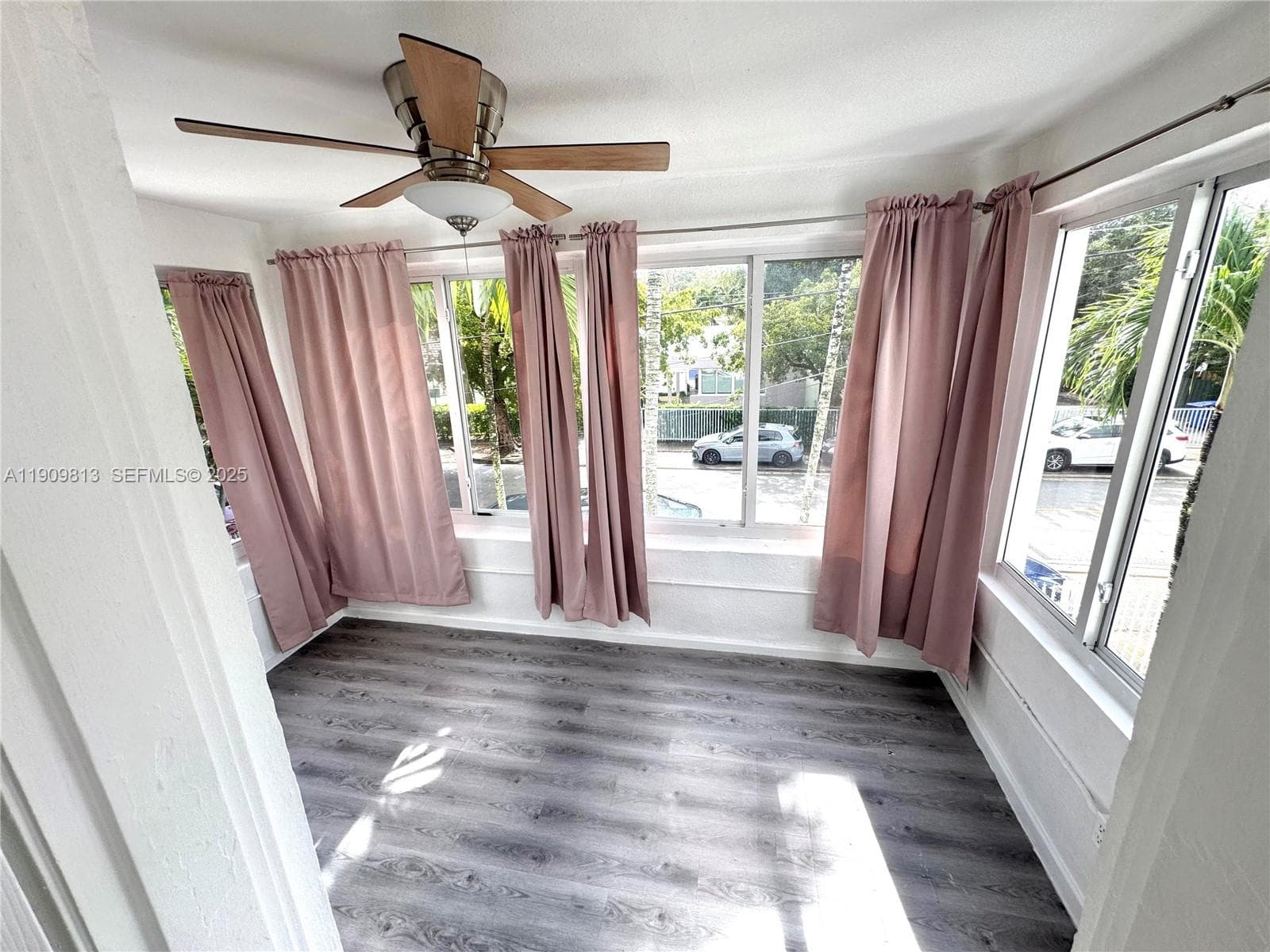 555 NE 70th St, Miami, FL 33138 photo 5