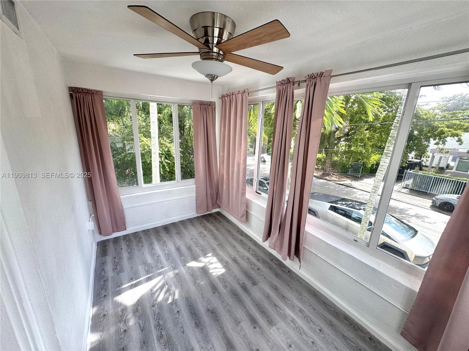 555 NE 70th St, Miami, FL 33138 photo 4