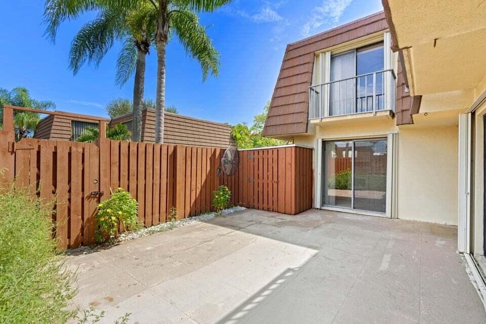 3960 August Drive, Lake Worth, FL 33461 photo 2