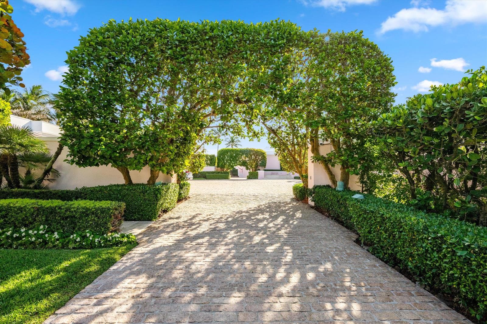 911 N Ocean Boulevard, Palm Beach, FL 33480 photo 3