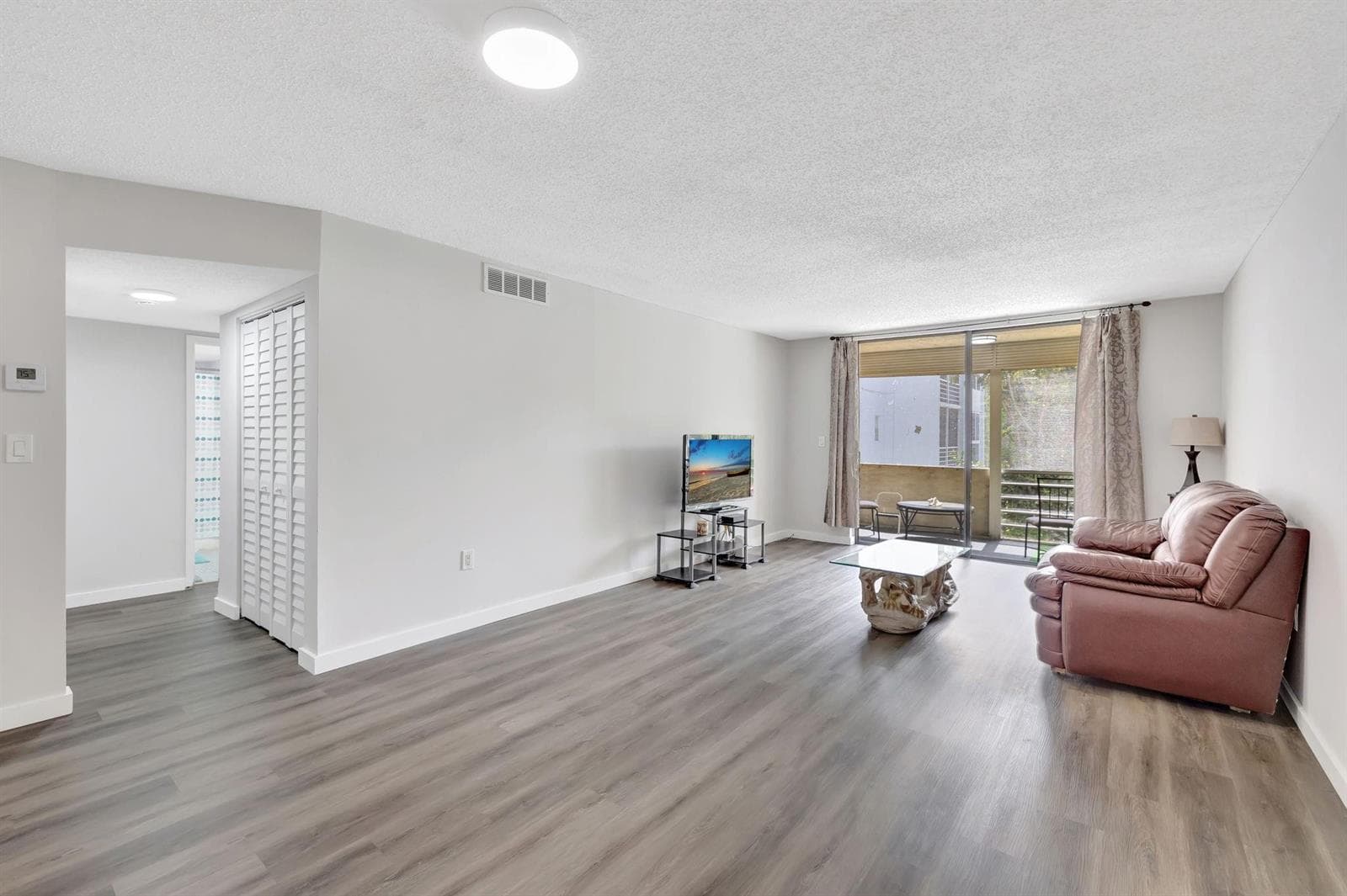 2800 Somerset Drive # 218j, Lauderdale Lakes, FL 33311 photo 3