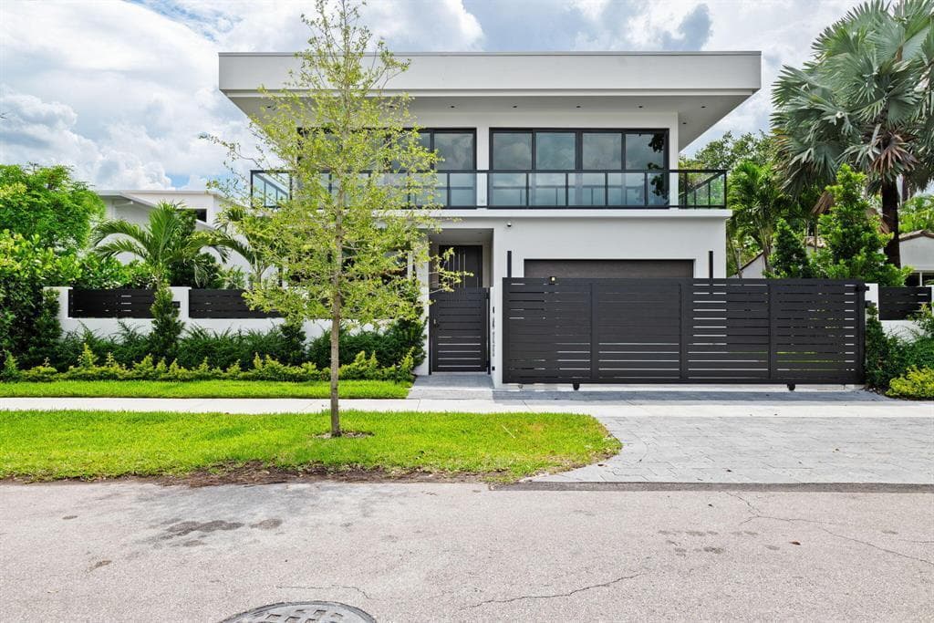 607 NE 17th Avenue, Fort Lauderdale, FL 33304 photo 2