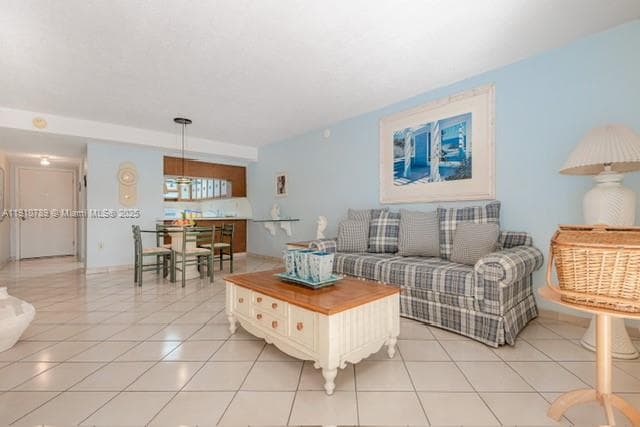 1890 W 56th St # 1423, Hialeah, FL 33012 photo 2