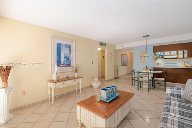 1890 W 56th St # 1423, Hialeah, FL 33012 photo 3