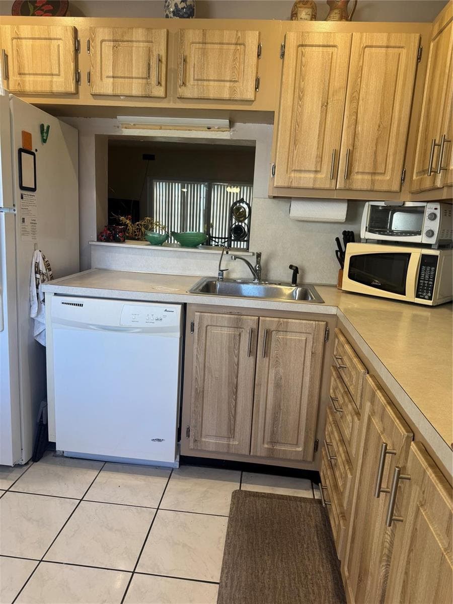 3940 NW 42 Avenue # 315, Lauderdale Lakes, FL 33319 photo 3
