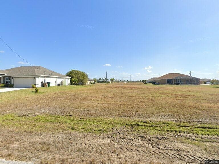 523 NW 25th Place, Cape Coral, FL 33993