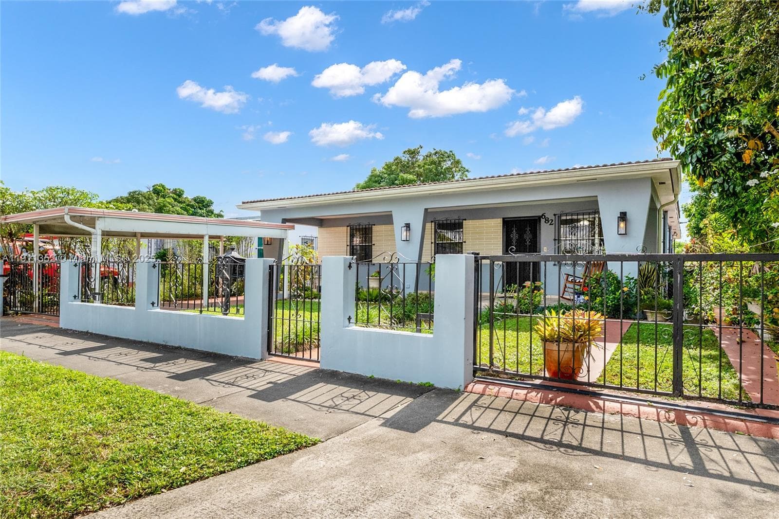 682 W 37th St, Hialeah, FL 33012 photo 2