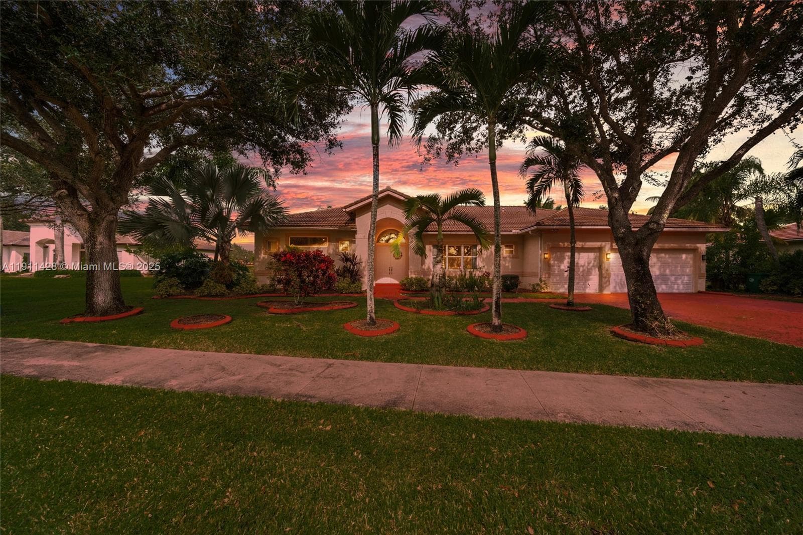 13875 SW 41st St, Davie, FL 33330 photo 2