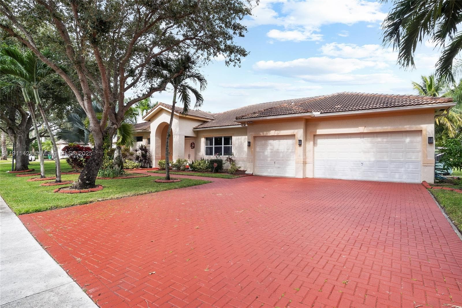 13875 SW 41st St, Davie, FL 33330 photo 3