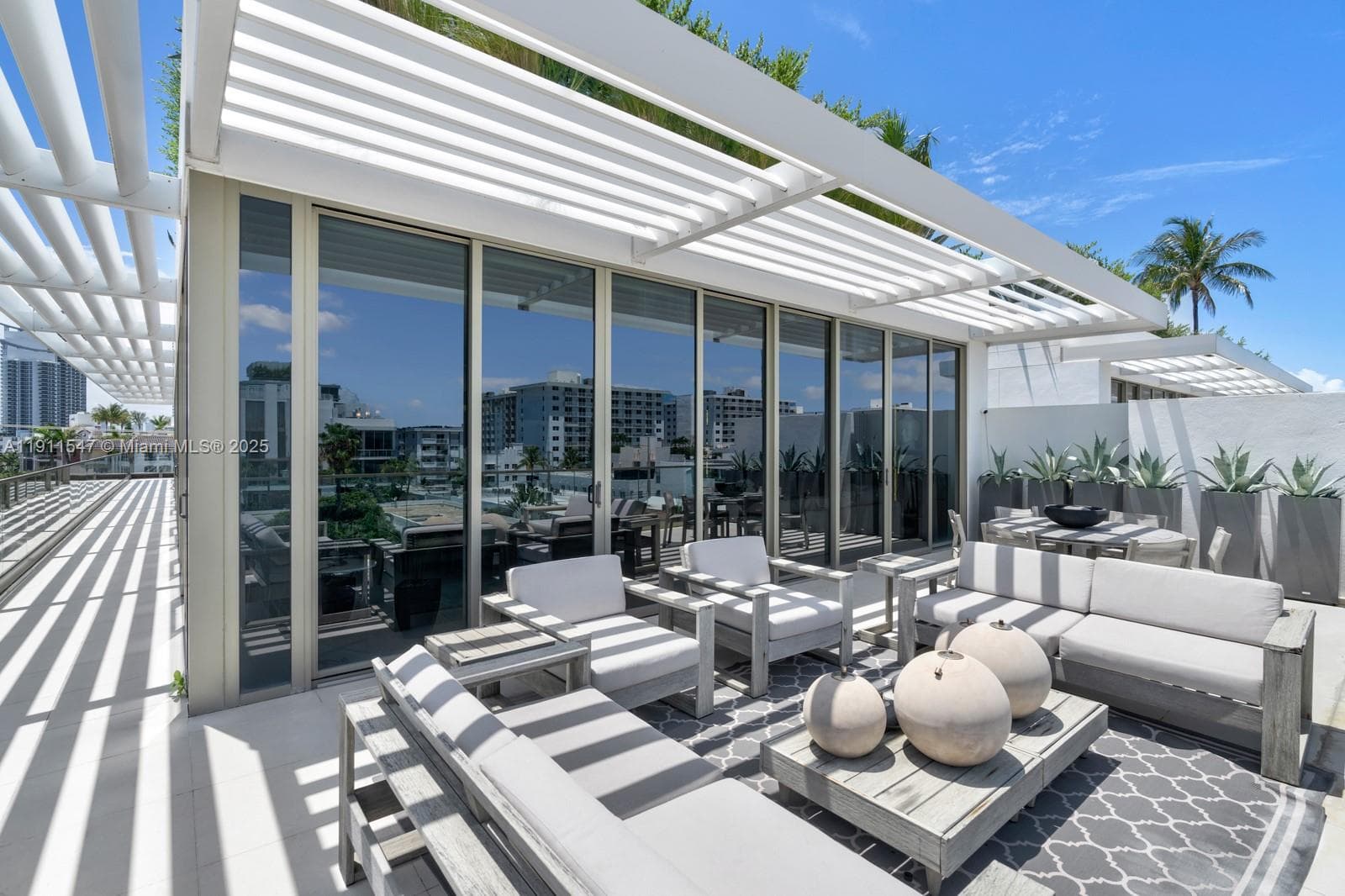 300 Collins Ave # PH3, Miami Beach, FL 33139 photo 3