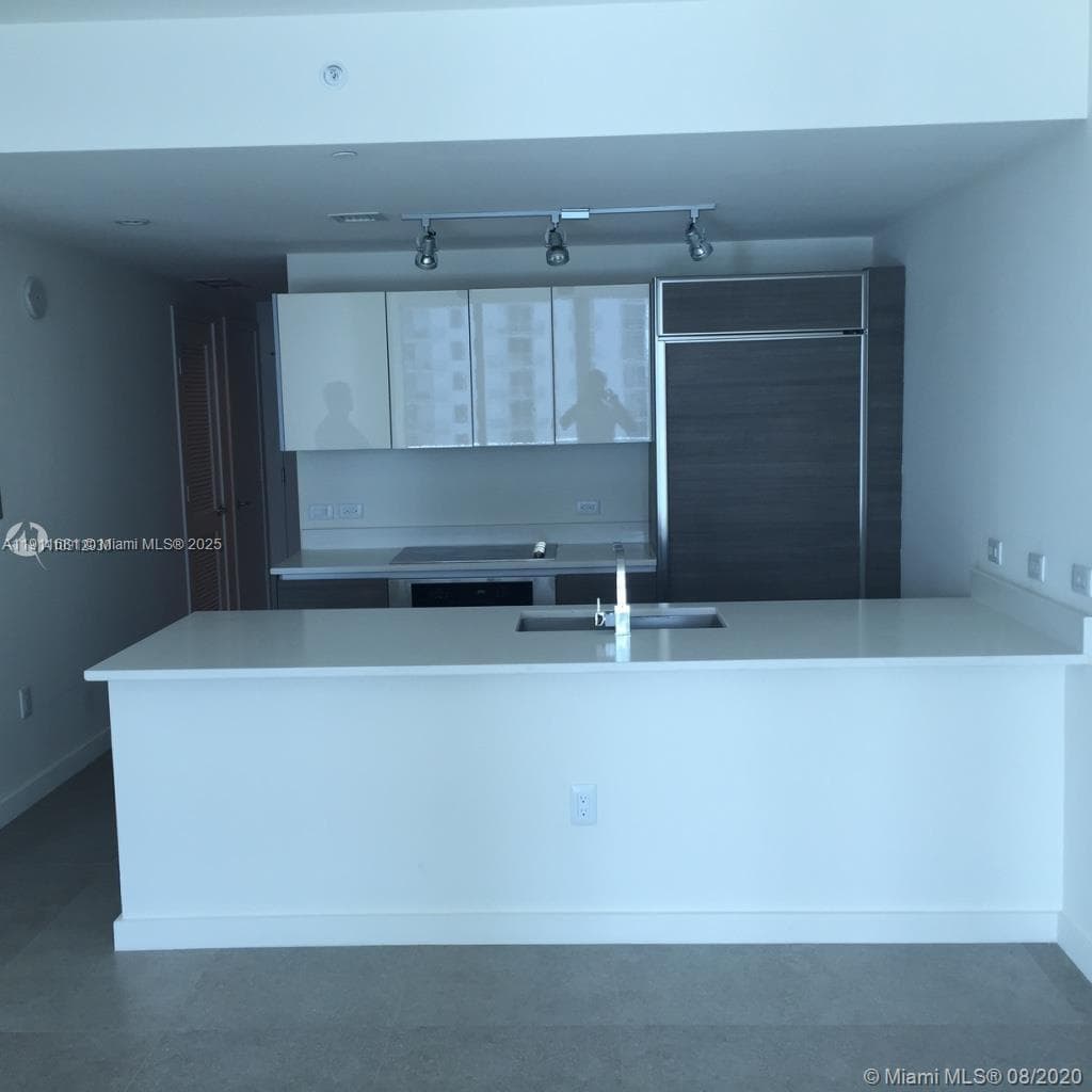 1100 S Miami Ave # 2911, Miami, FL 33130 photo 2