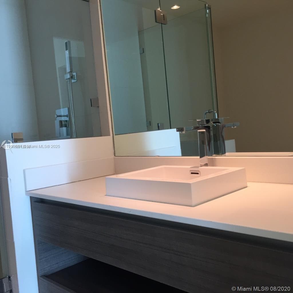 1100 S Miami Ave # 2911, Miami, FL 33130 photo 4