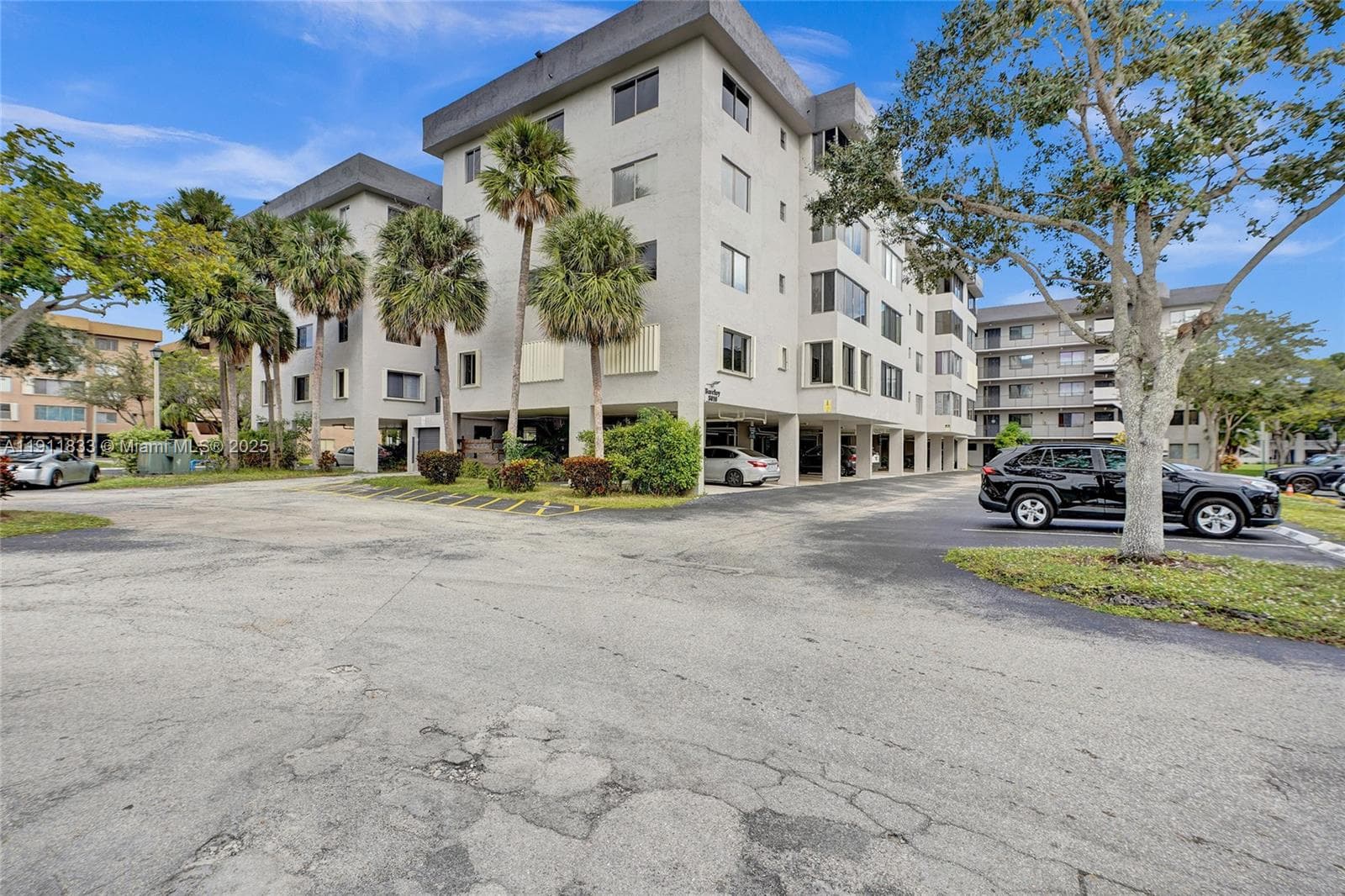 8010 Hampton Blvd # 211, North Lauderdale, FL 33068 photo 2