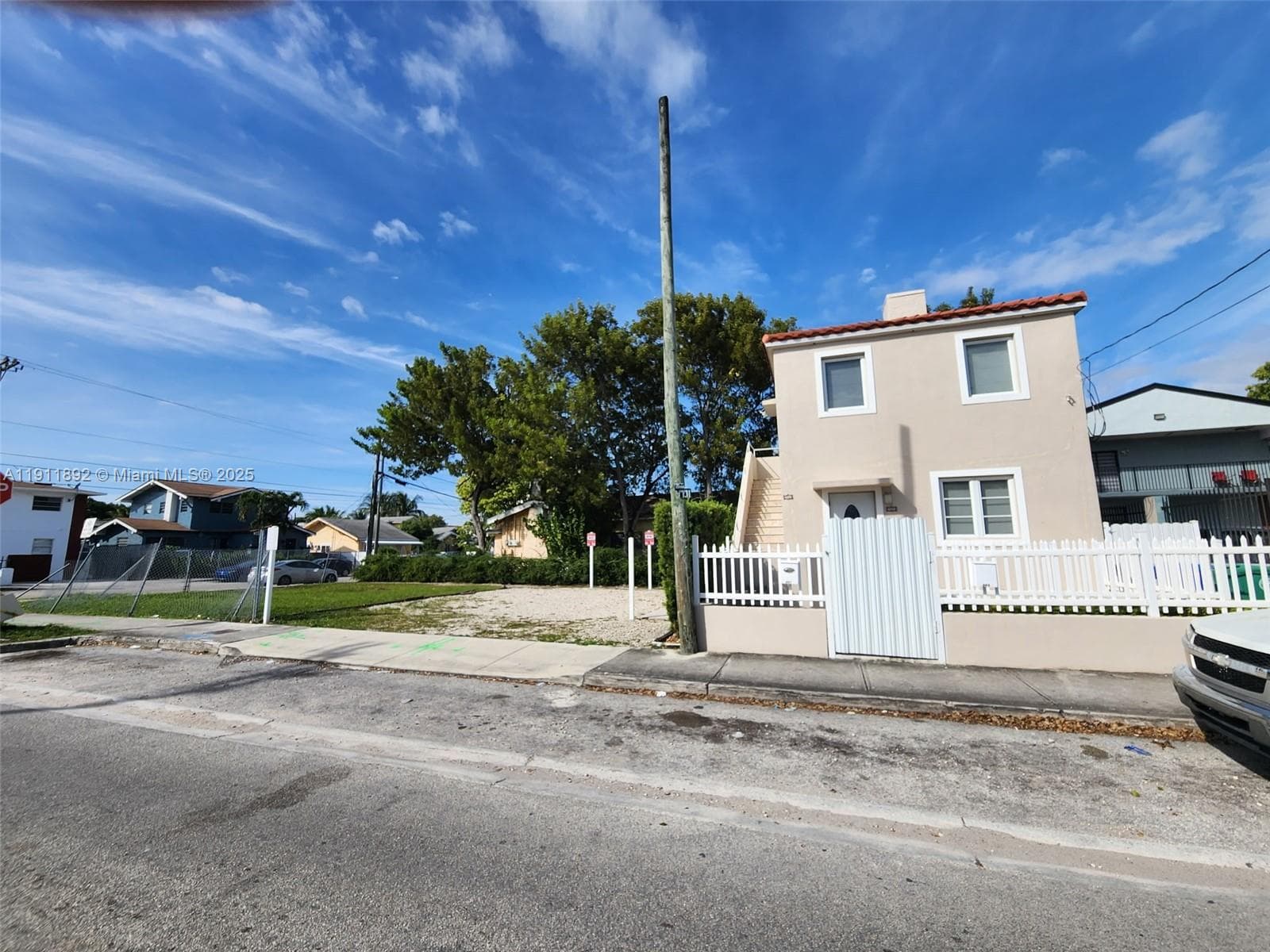 243 SW 10th Ave, Miami, FL 33130 photo 5