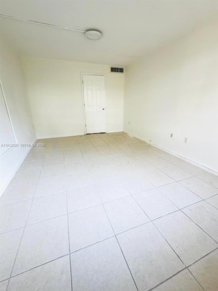 1301 NE 191st St # F110, Miami, FL 33179 photo 5