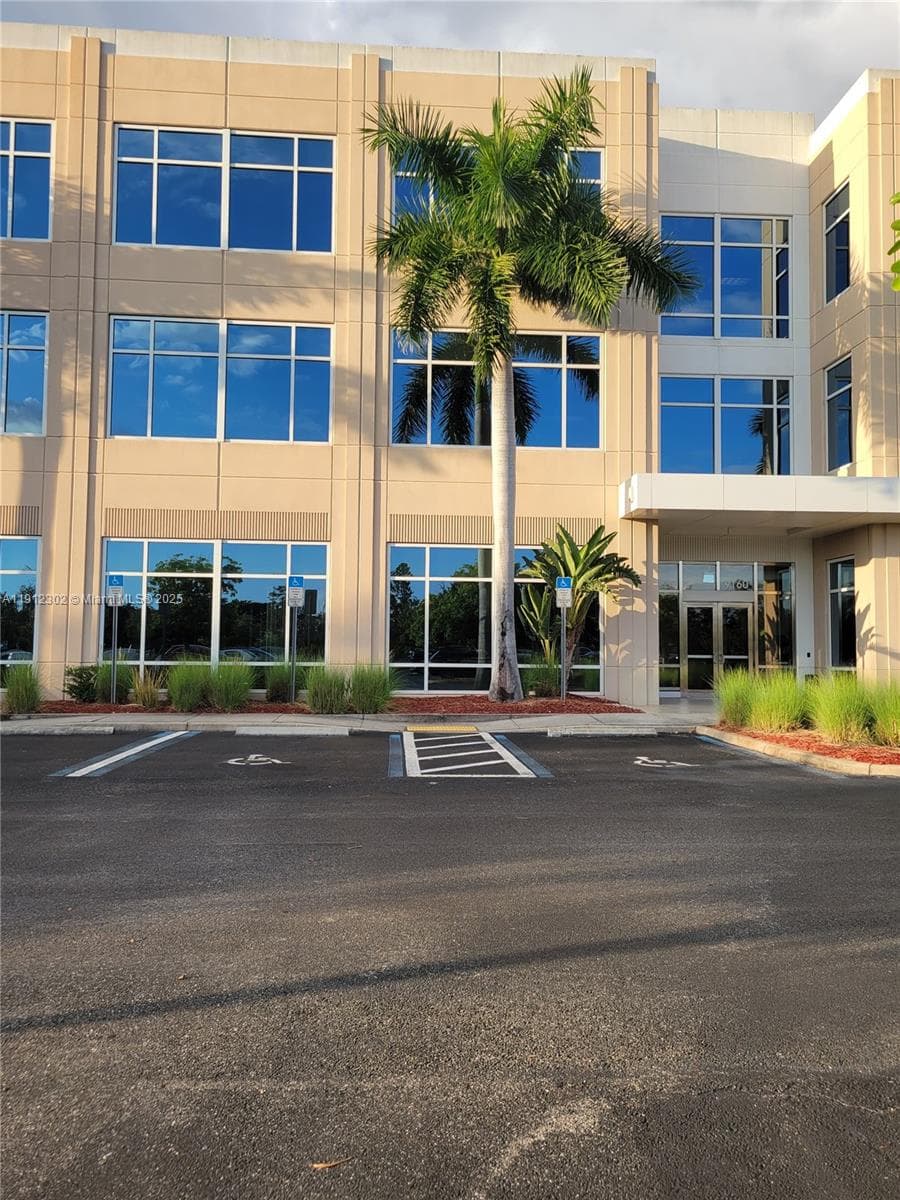 9160 Forum Corporate Parkway, Fort Myers, FL 33905 photo 2