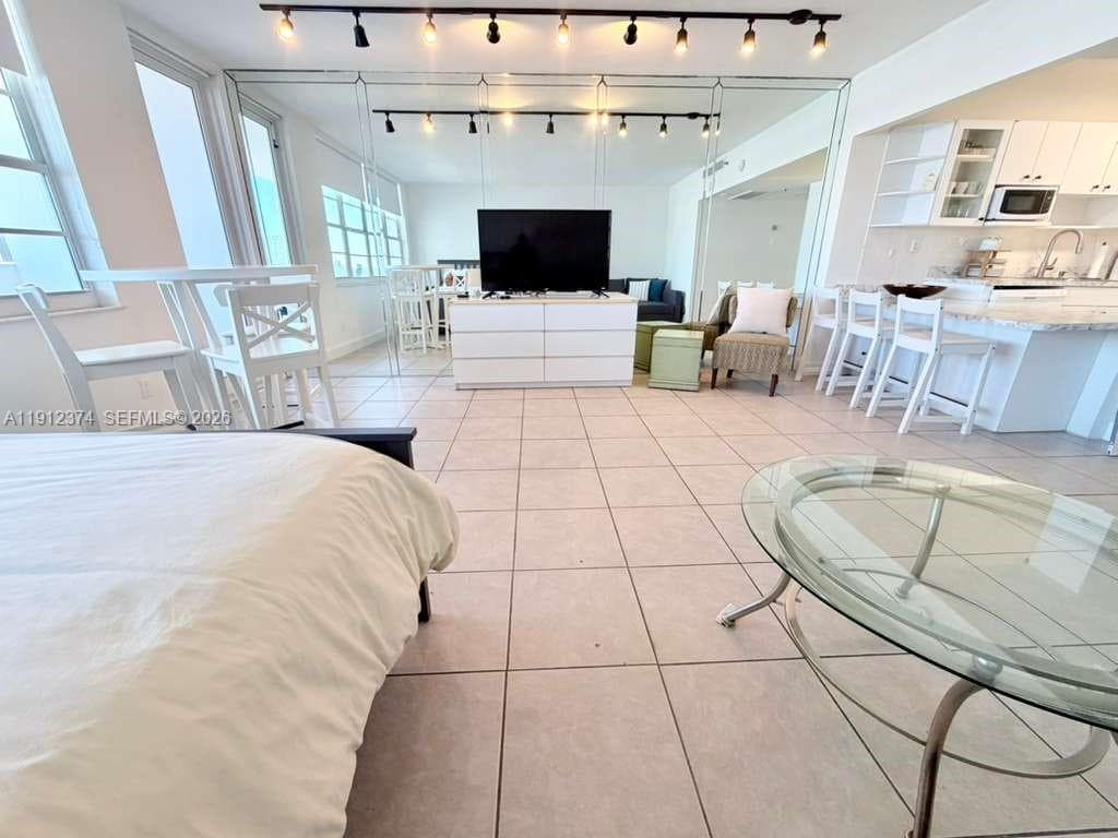 100 Lincoln Rd # 1220, Miami Beach, FL 33139 photo 3