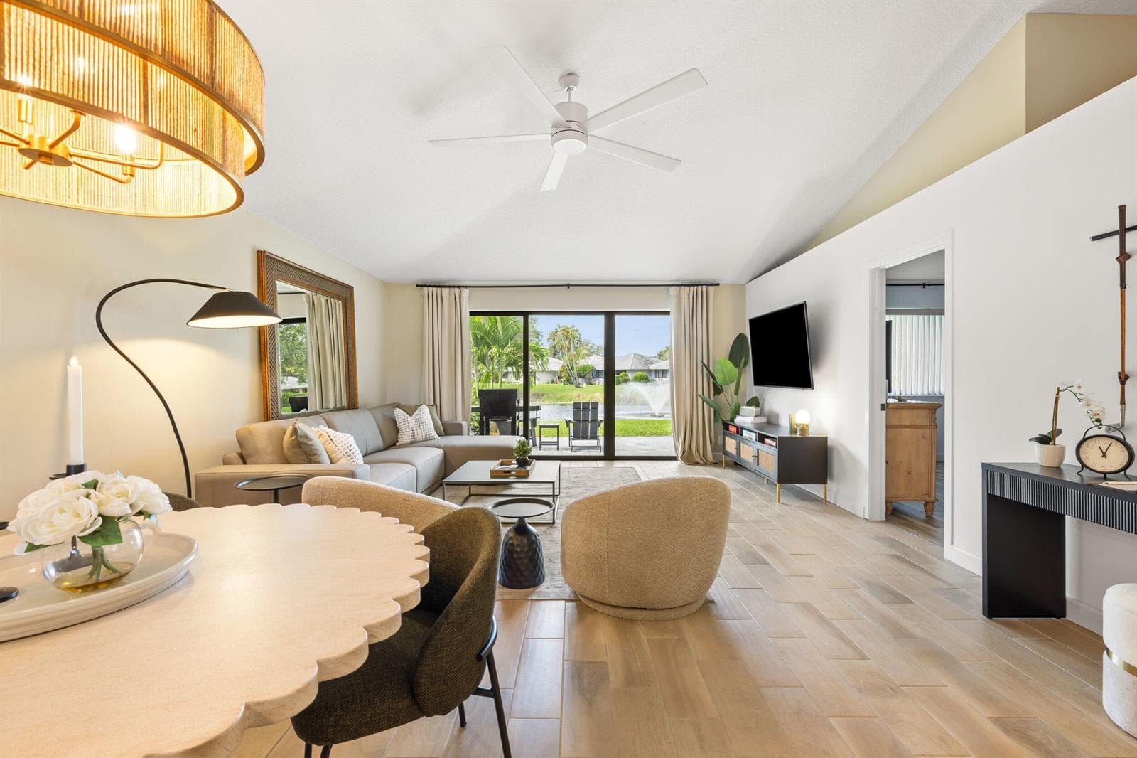 206 Club Drive, Palm Beach Gardens, FL 33418