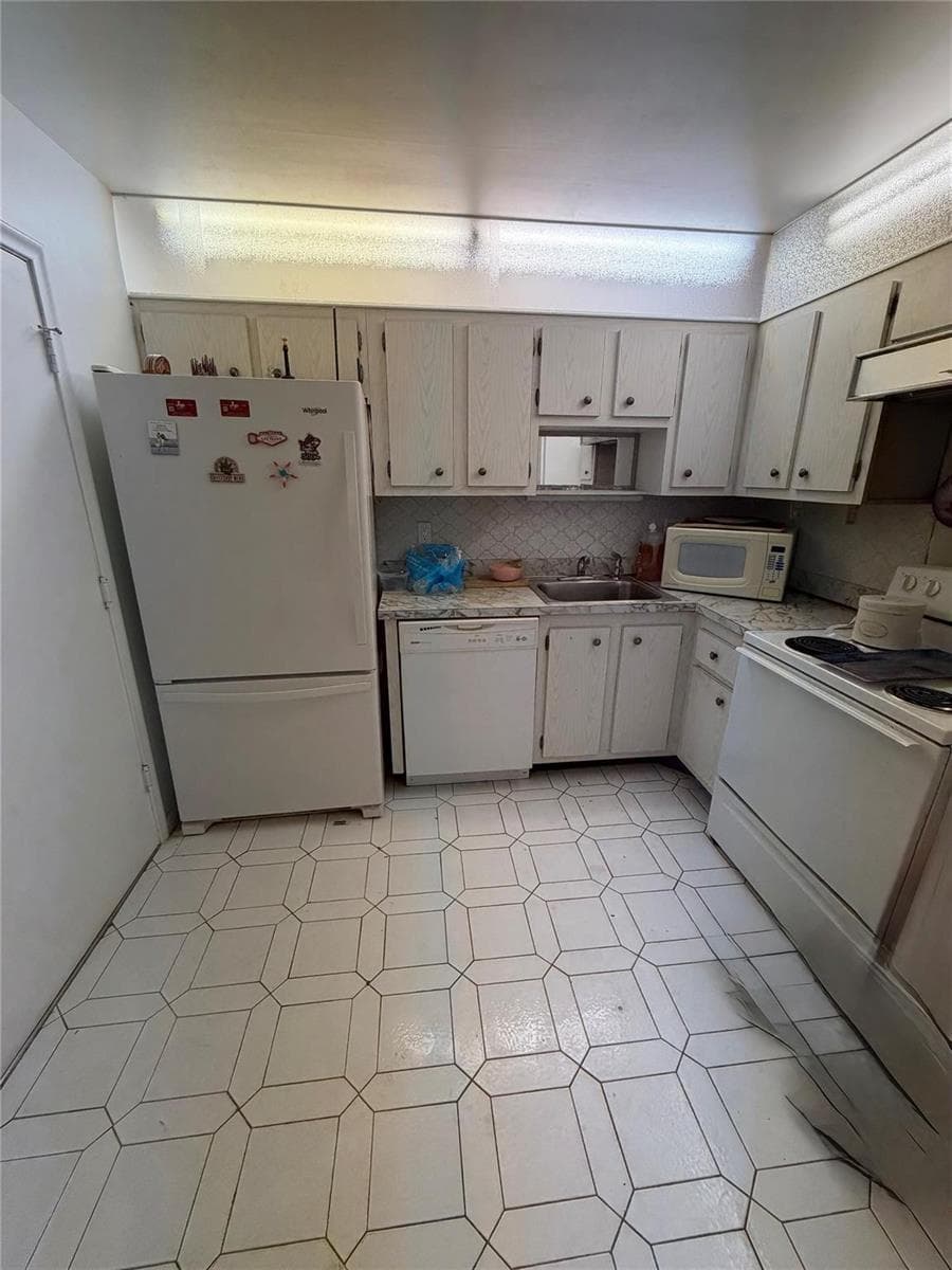 4851 NW 21st # 403, Lauderhill, FL 33313 photo 3
