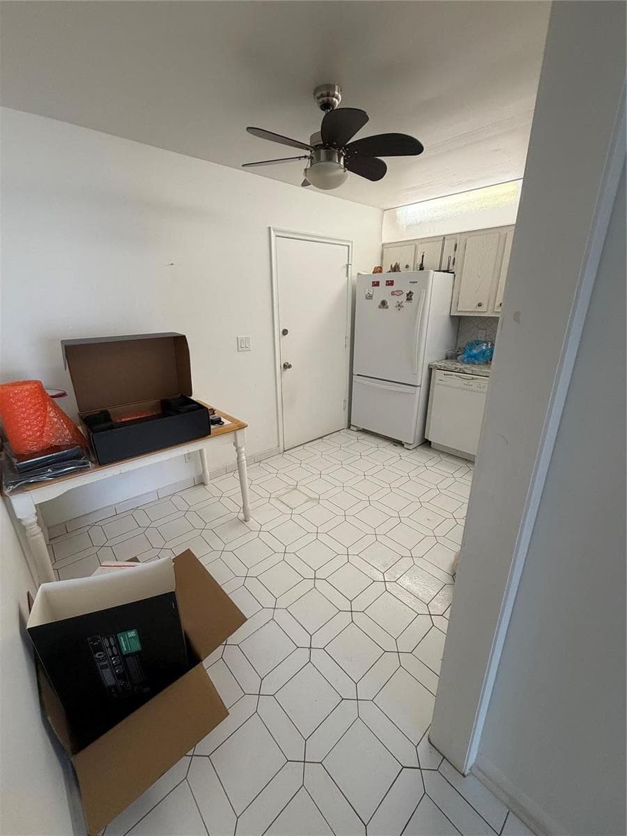 4851 NW 21st # 403, Lauderhill, FL 33313 photo 4