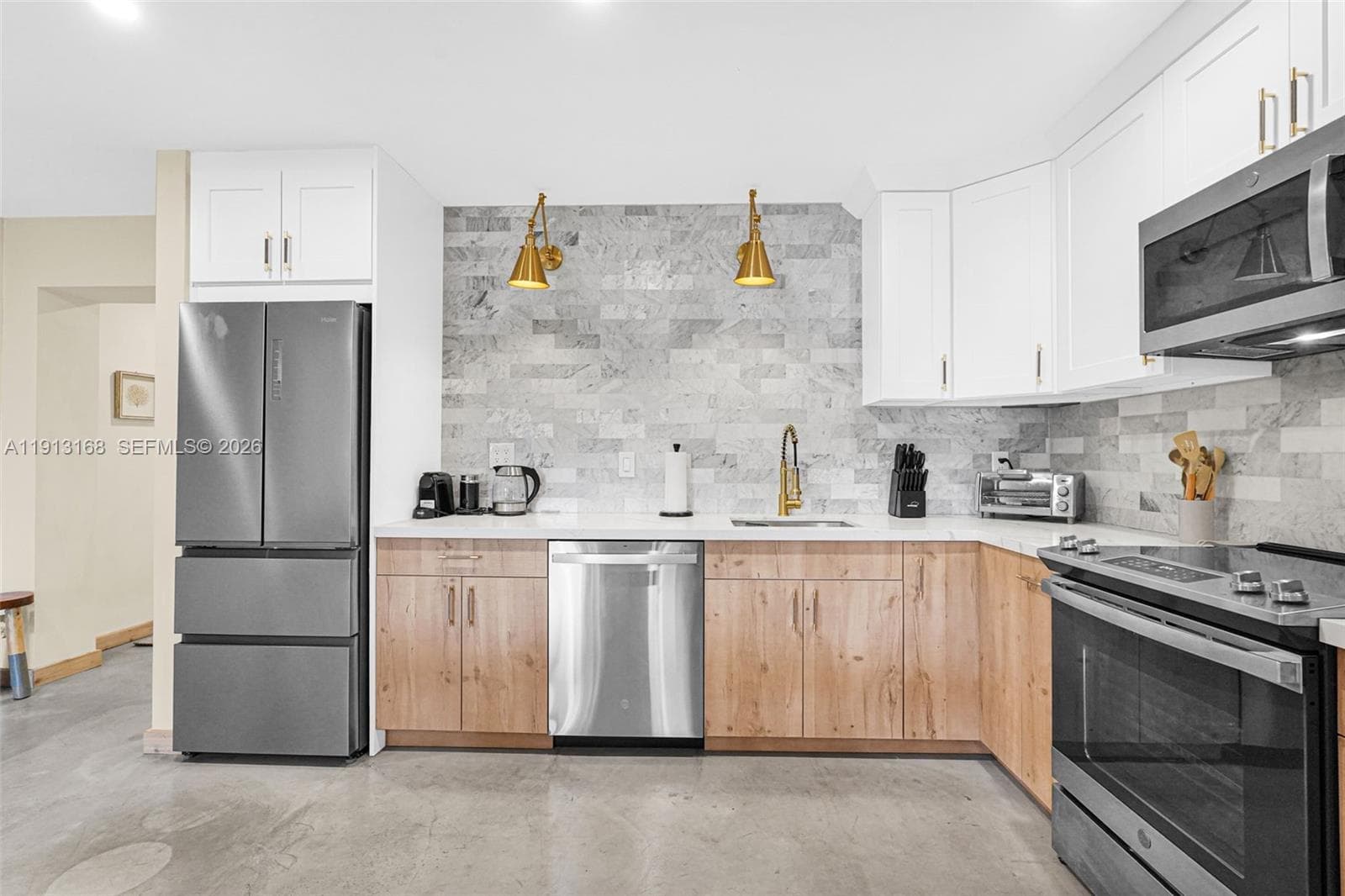1012 NE 2nd Street, Hallandale Beach, FL 33009