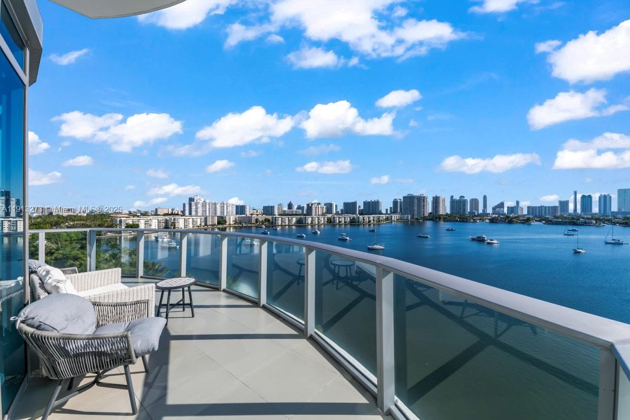 17301 Biscayne Blvd # 811, North Miami Beach, FL 33160 photo 2
